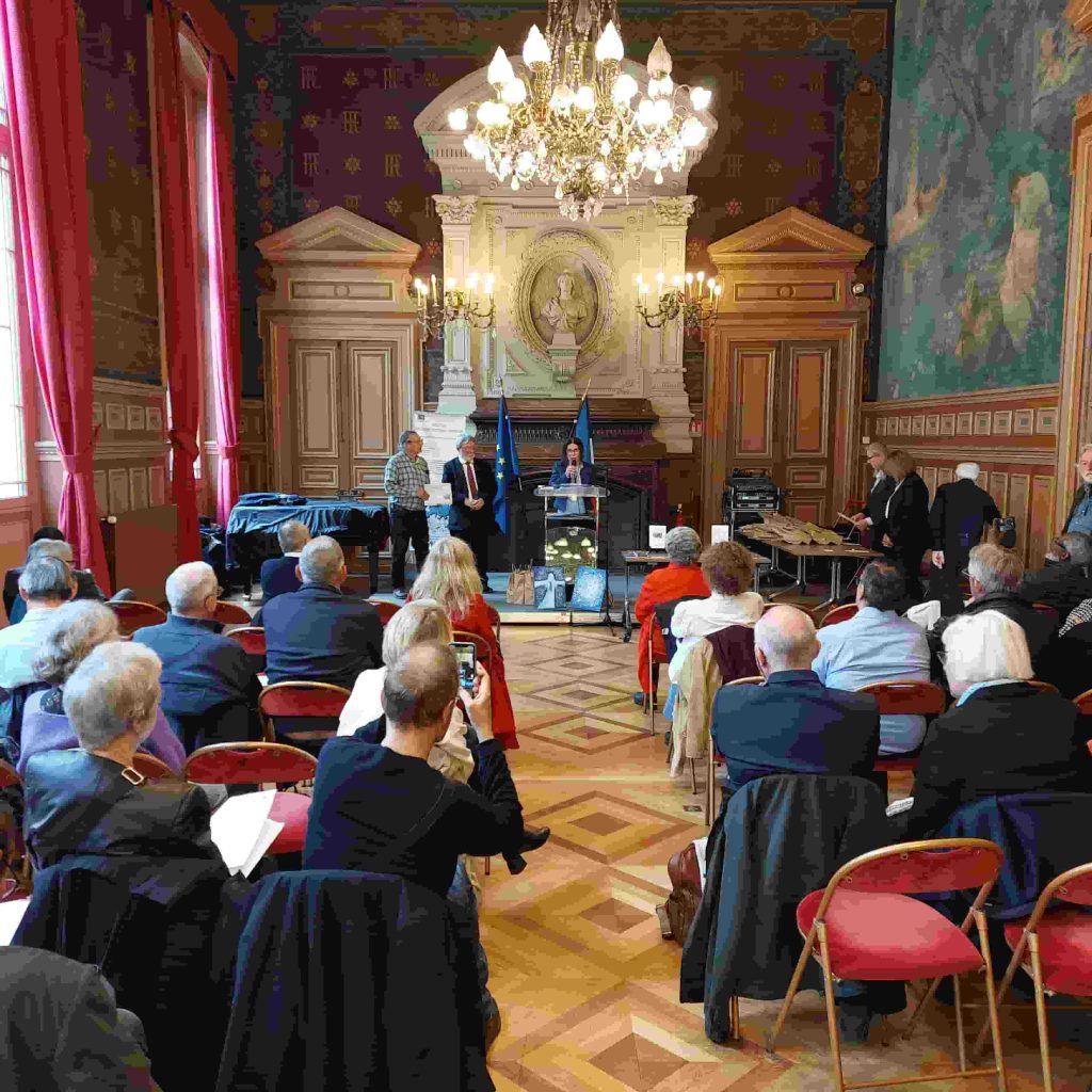 Lecture du poème primé Monica JORNET Europoésie